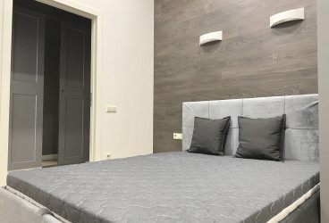 Ergonomic apartment in a renovated building in the city centre