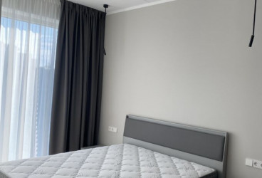 Modern 2-Room Apartment with a Balcony for Long-Term Rent