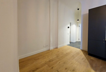 Compact apartment in a renovated building right in the heart of Riga.