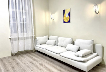 Elegant One-Bedroom Apartment Next to Vērmanes Park