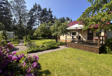Country house with a Russian sauna and private garden in Saulkrasti.