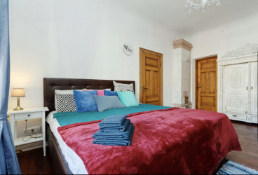 Spacious 4-Room Furnished Apartment in the Heart of Riga 