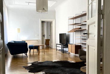 Bright 4-Room Apartment for Long-Term Rent with Balcony and Parking