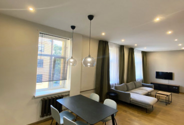 Bright 2-Room Apartment with New Renovation and Autonomous Heating
