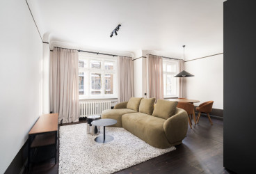 Charming 2-Room Apartment in a Renovated Building on Tomsona Street