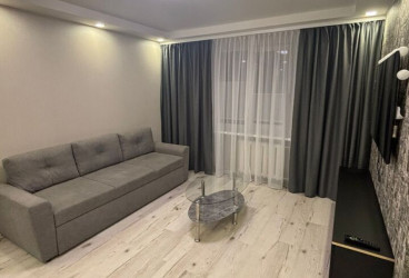 Bright Newly Renovated Apartment for Rent